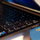 Una pequeña ventaja del Galaxy Book Pro de 15 pulgadas es que cambia un puerto USB-C por un puerto USB-A, siendo el único modelo que cuenta con un puerto HDMI de tamaño completo.